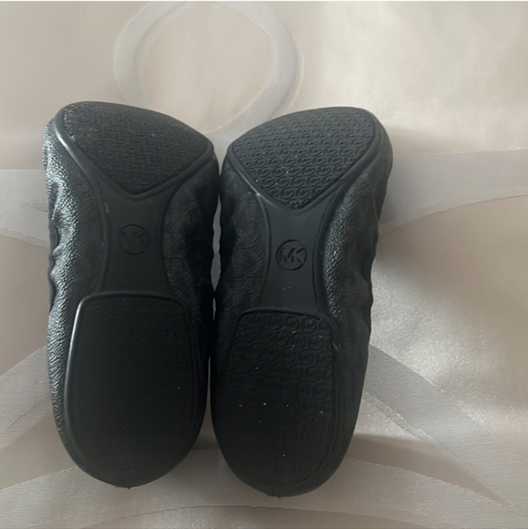 Mk city slip ons - Picture 2 of 4